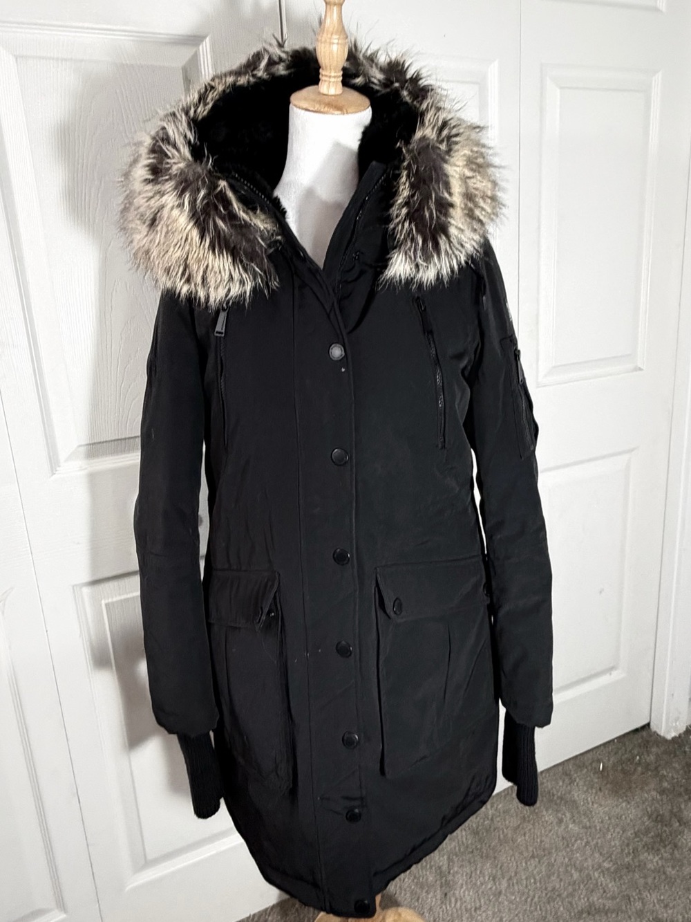 BCBGeneration Black Faux Fur Hood Insulated Parka Coat Womens Small